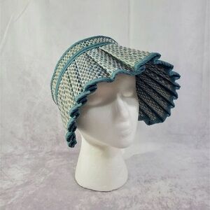Lorna Murray Visor Medium NWT Packable Cannes Teal